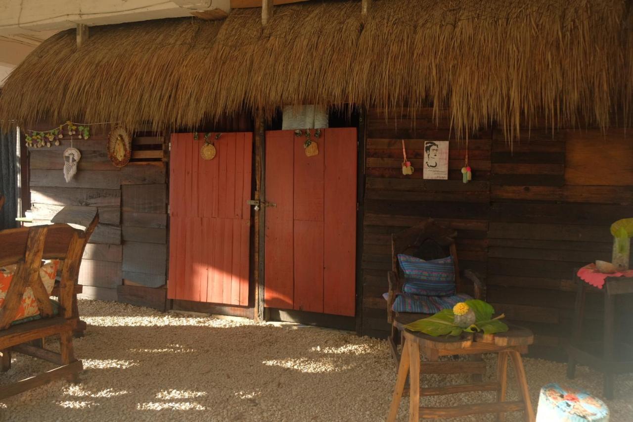 Near Lake Hostal Bacalar Eksteriør bilde