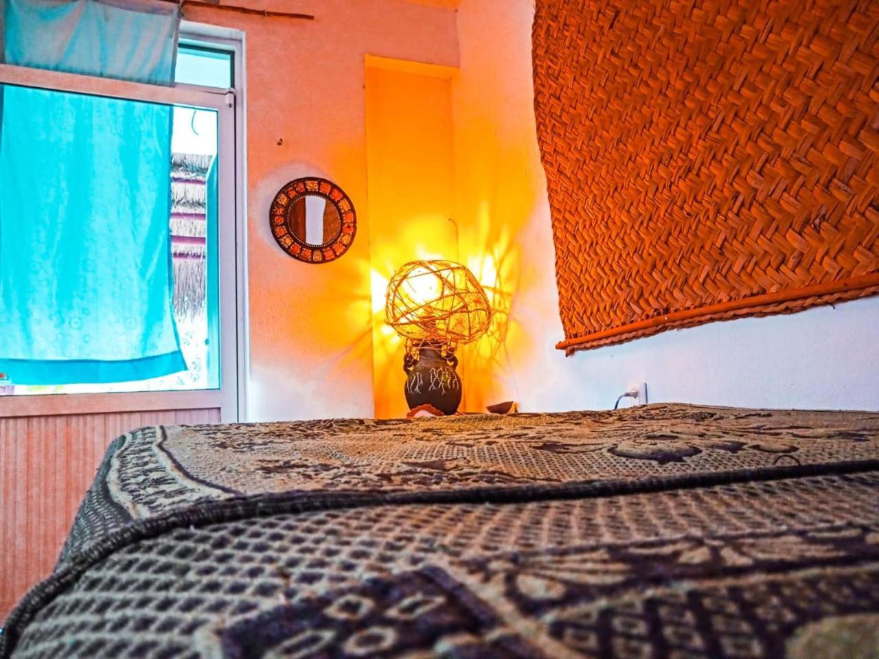 Near Lake Hostal Bacalar Rom bilde